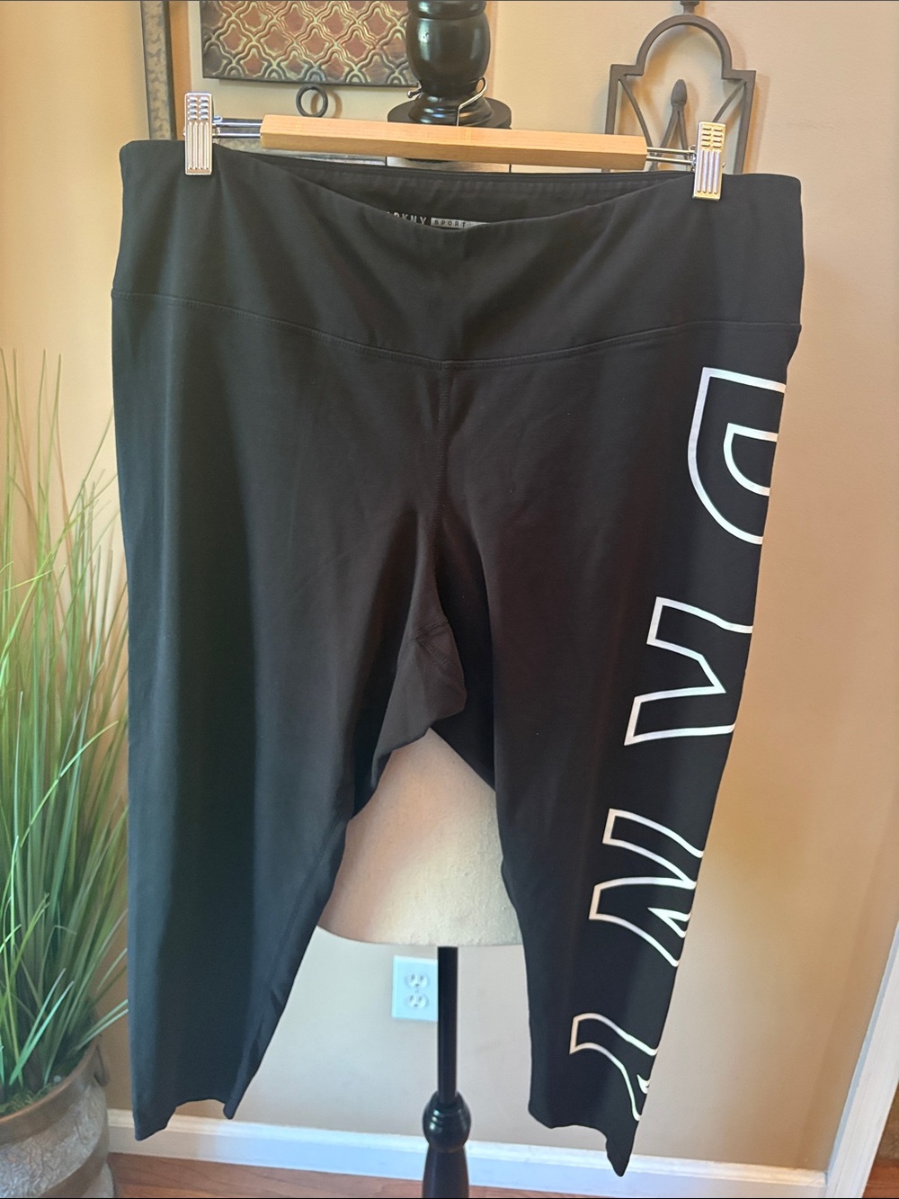 DKNY Sport Black Capri Leggings with Side Logo